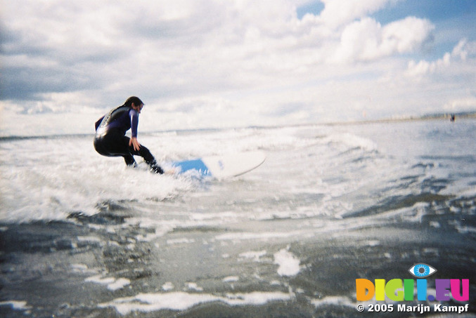 CNV00013 Jenni surfing